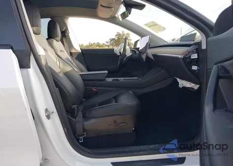 2021 Tesla Model Y Long Range Dual Motor All-Wheel Drive z USA, uszkodzony, nr VIN 5YJYGDEE0MF140471